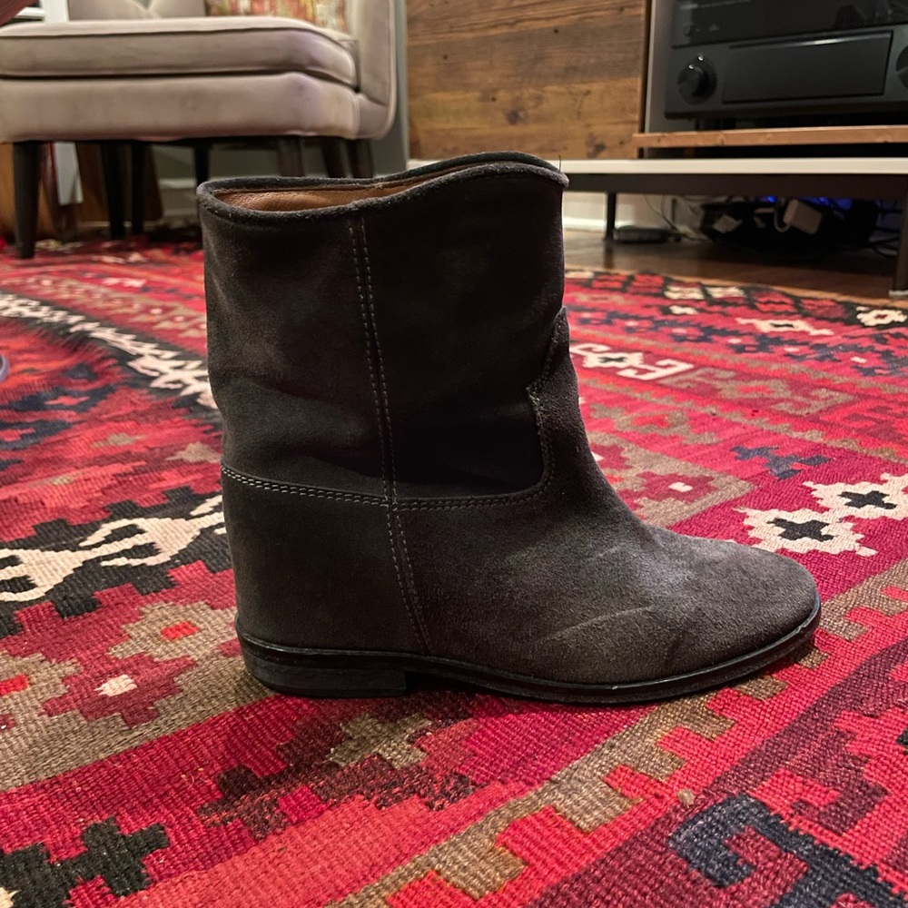 ScoopNYC Crisi Gray Suede Hidden Wedge Booties 37